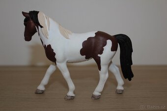 Figurky koní Schleich V - 8