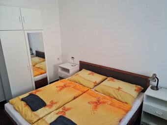 PRONAJEM BYTU / POKOJE V JABLONCI NAD JIZEROU - 8