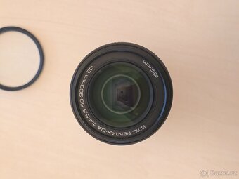 Pentax K-50 + objektivy + vybavení - 8