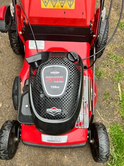 Prodám jak novou sekačku s pojezdem BRIGGS & STRATTON® - 8
