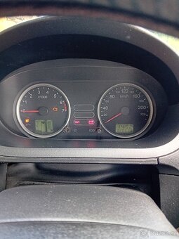 Fiesta 1,3 51 kW, r.v.2005 - Prodáno - 8