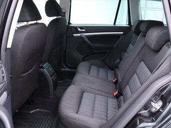 Škoda Octavia 1,6 TDI 4x4 Elegance (2011) - 8