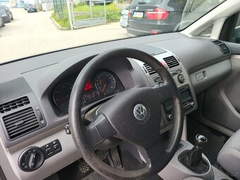 VW Touran facelift 1.9TDI, 77kw,nová STK.7 míst - 8