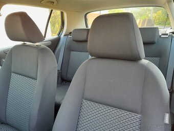 VW Golf 6 1,4i 16V benzín 59kW - 8
