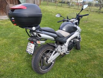 Suzuki GSR 600 - 8