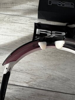 Cyklistické brýle R2 EDGE AT101B - 8
