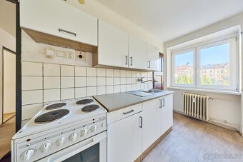 Prodej bytu 2+1 na Jiráskově nám. v Trutnově - 8