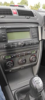 Škoda Octavia 2 2.0tdi 103kw - 8