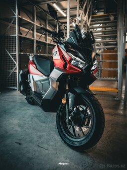 Skútr Voge SR1 125i ADV Červený - nový, záruka 4 roky - 8