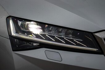 Škoda Superb 2.0 TDI DSG 2019 - 8