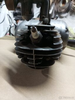 Jawa 550, 555 pařez motor - 8
