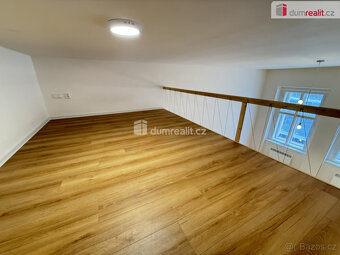 Pronájem bytu 1+kk 48 m2 P5 Smíchov zařízený nový LOFT - 8