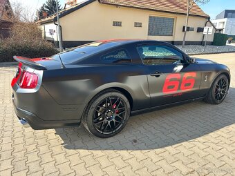 Ford Mustang Shelby GT 500 V8 SVT - 8