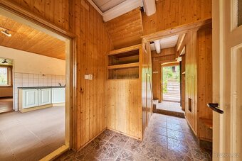 Prodej rodinného domu ve Chvalči s pozemkem pro další stavbu - 8