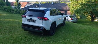 Toyota RAV4 2.5 Hybrid Selection 4x4 Čr - 8