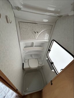 Karavan Hobby 560 KMFe - 8