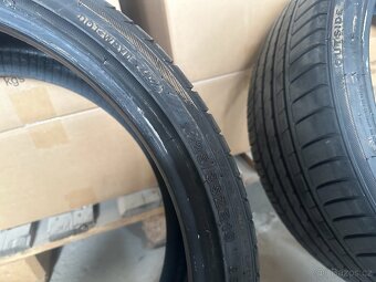 Letní pneu 2x 225/35 R19 a 1x 255/30 R19 - 8