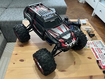 RC model Traxxas Summit 1/8 Brushless - 8