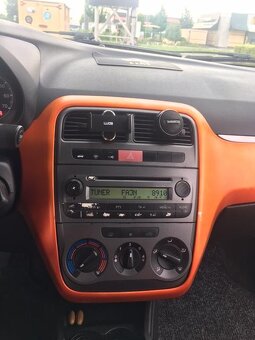 FIAT GRANDE PUNTO 1.4 - 8