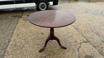Starý kulatý rozkládací stul - 8