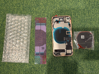 Prodám 9 iPhonů (8, 8 Plus, X, XR a XS Max) - 8