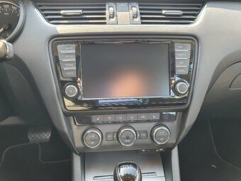 Škoda Octavia III ELEGANCE combi 2.0TDi DSG XENON - 8