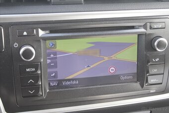 Toyota Auris 1.8i HYBRID STYLE ČR (2014) - 8