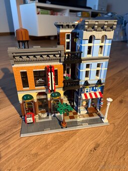 LEGO 10246 Detektivní kancelář - Z VÝSTAVKY + SVĚTLA - 8