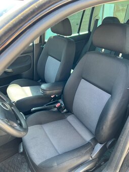 VW Golf 4 1.6 FSI - 8