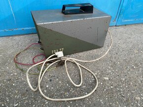 Stará nabíječka na autobaterie - 8