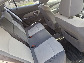 Chevrolet Cruze 1.6 benzin - původ ČR - 8