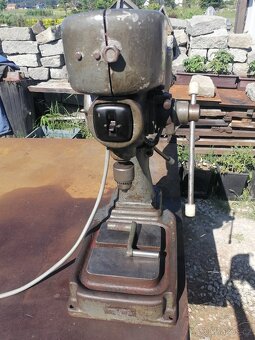 Stojanová vrtačka Jihokov - 8