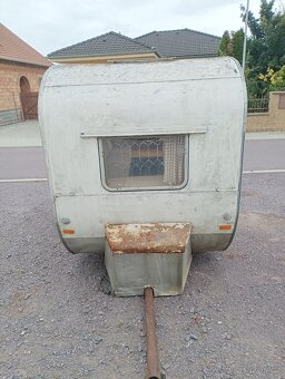 Obytný přívěs karavan chatka - 8