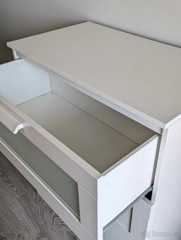 Prodám komodu IKEA BRIMNES - 8