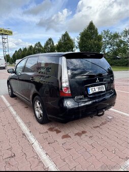 Mitsubishi Grandis - 8