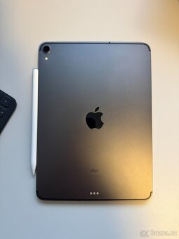 iPad Pro 11" 256GB Wi-Fi + Cellular 2018 Vesmírně šedá - 8