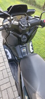 Yamaha X-max 125 - 8