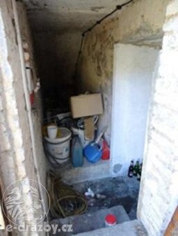 Rodinný dům, zahrada a pozemek v obci Městečko, okr. Rakovní - 8