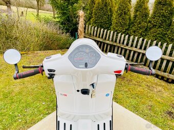 VESPA GTS 300 SUPER - 8