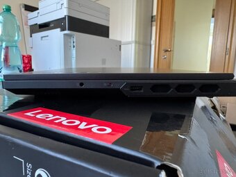 Herní notebook Lenovo Legion Pro 7 16IRX8H 13900HX, 240hz, 3 - 8