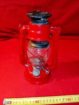 Lampy na prodej - petrolejové, na elektriku atd celkem 16 ks - 8