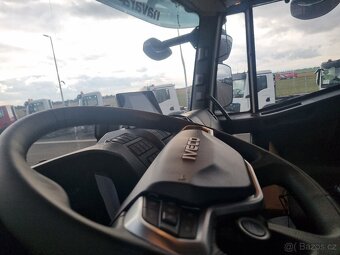 IVECO 180E28 RUKA A NOSIČ KONTEJNERU - 8