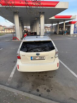 Prius + 7 Seat - 8