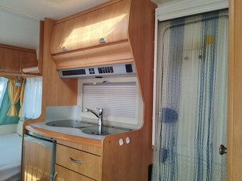 HOBBY 400SF č.740 pro 4. 1150 kg. Bojler. 100km/h. Rok 2002 - 8