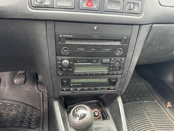 Volkswagen GOLF 1.4 16V NOVÁ DOVOZOVÁ STK - 8