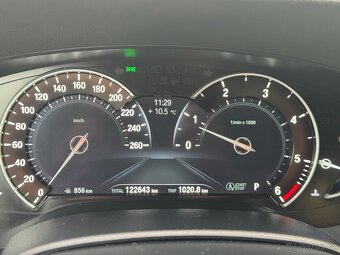 BMW 520d xDrive,PARK.CAM, NAVI, DPH, TAŽNÉ, rok 2018 - 8
