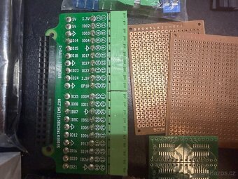 Raspberry Pi 3 Model + display + hodně příslušenství - 8