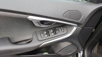 VOLVO V40 2.0 D3 150 SUMM CROSS COUNTRY - 8