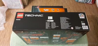 LEGO® Technic 42082 Terénní jeřáb - 8