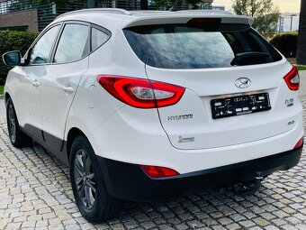 Hyundai ix35 2.0CRDi 4x4 FACELIFT VYHŘEV SERVISKA TAŽNÉ - 8